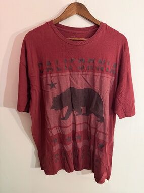 Mens 2XL Red California Republic Streetwear Graphic T-Shirt